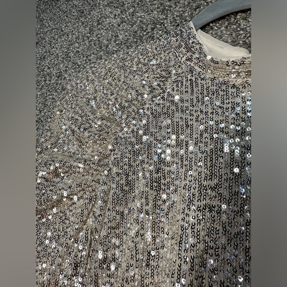 NWT LC Lauren Conrad Long Sleeve Sequined Mini Dress Size Medium - Picture 2 of 6